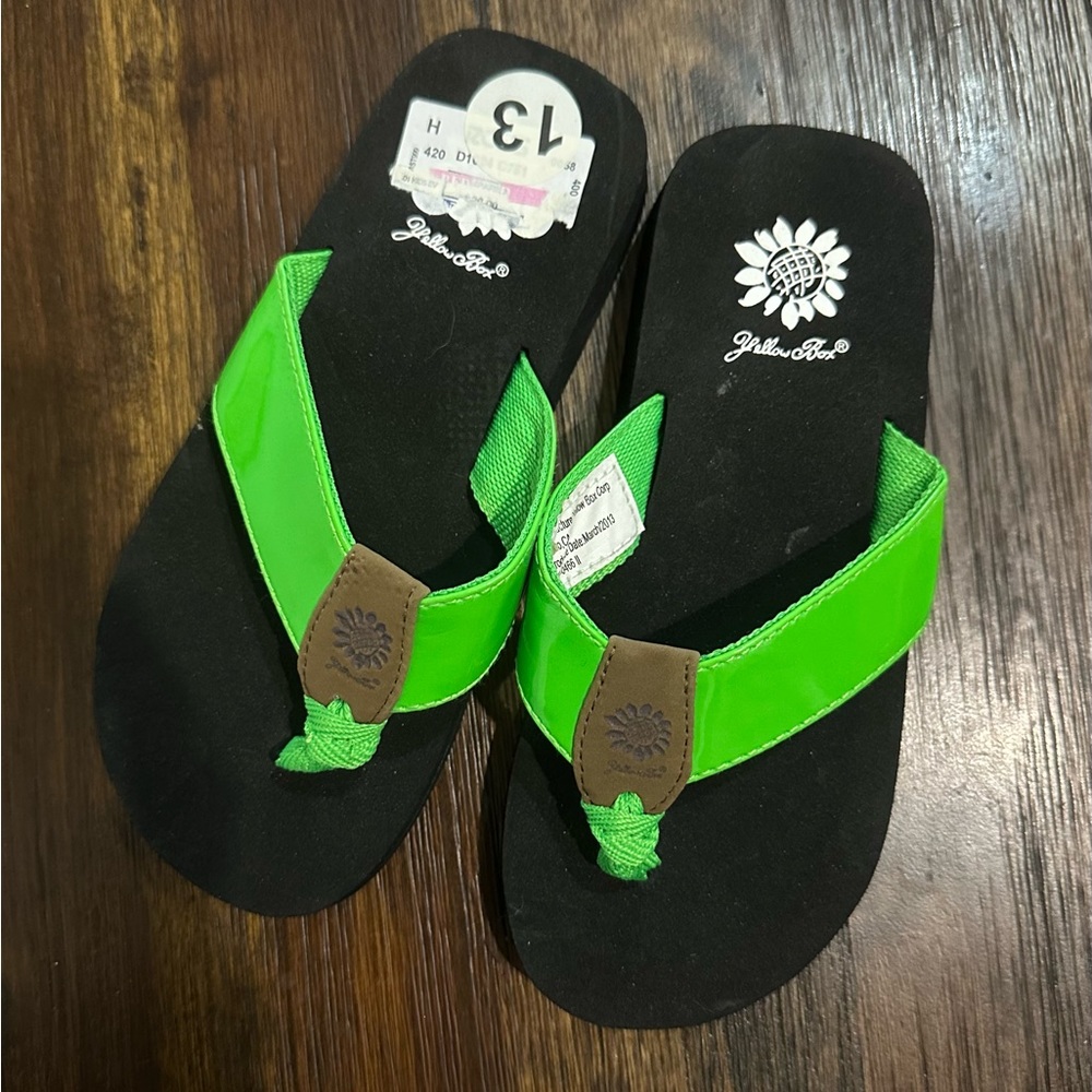 NWT - YellowBox Slippers